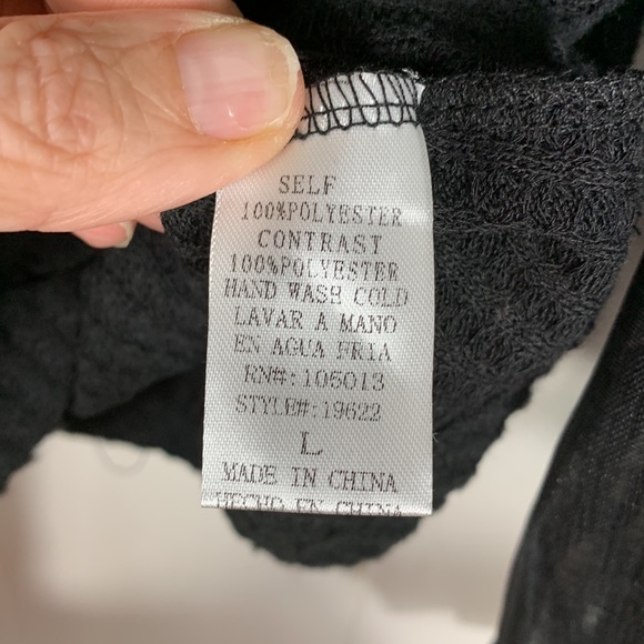 NWT Andree by Unit Blouse with sheer dot sleeves - Size Large - Picture 5 of 7